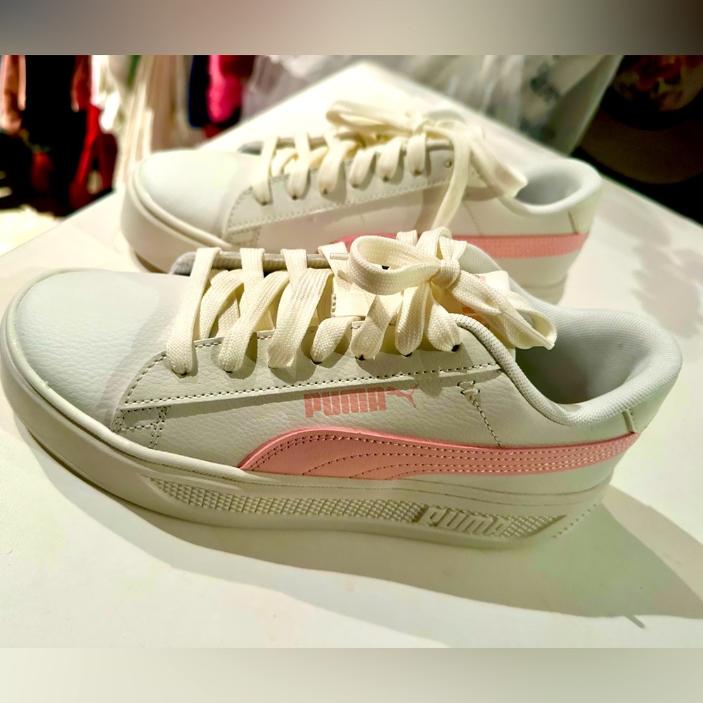 Puma Sneakers